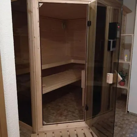 Waldrand アパート トートモース